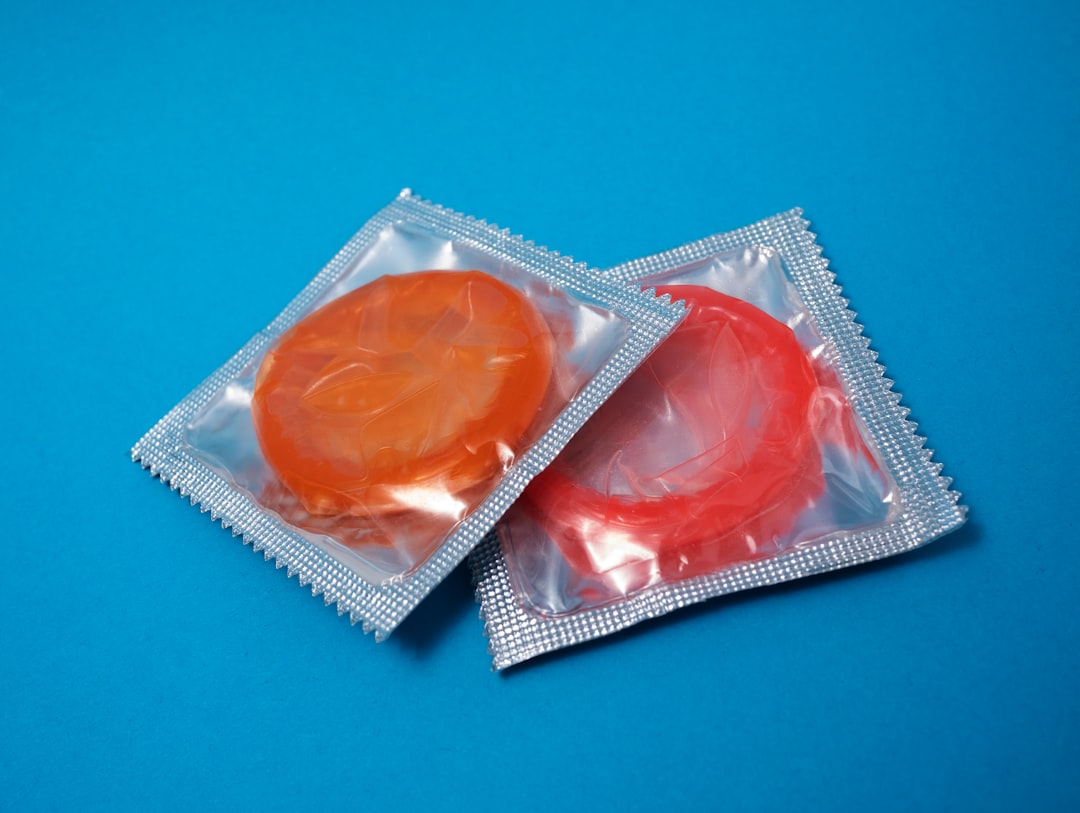 condom-packs-Wb-rLP27Gvo