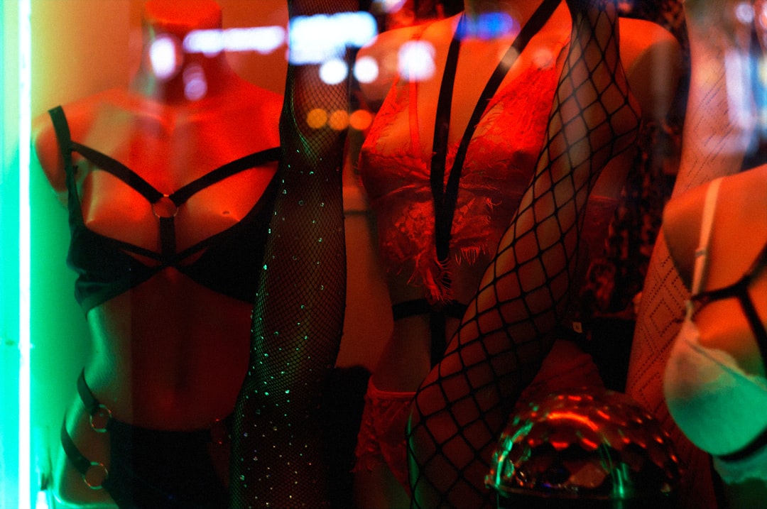 green-and-blue-string-lights-m-cgifDlifc