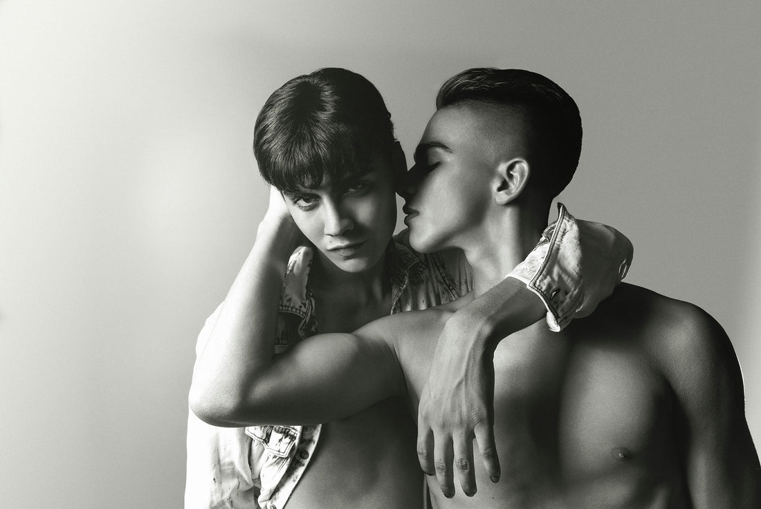man-and-woman-kissing-grayscale-photo-z4S0gI4LqA8