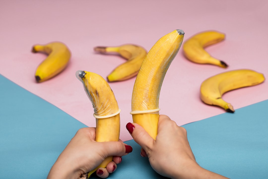 person-holding-yellow-banana-fruit-bWFG1yIHpH4