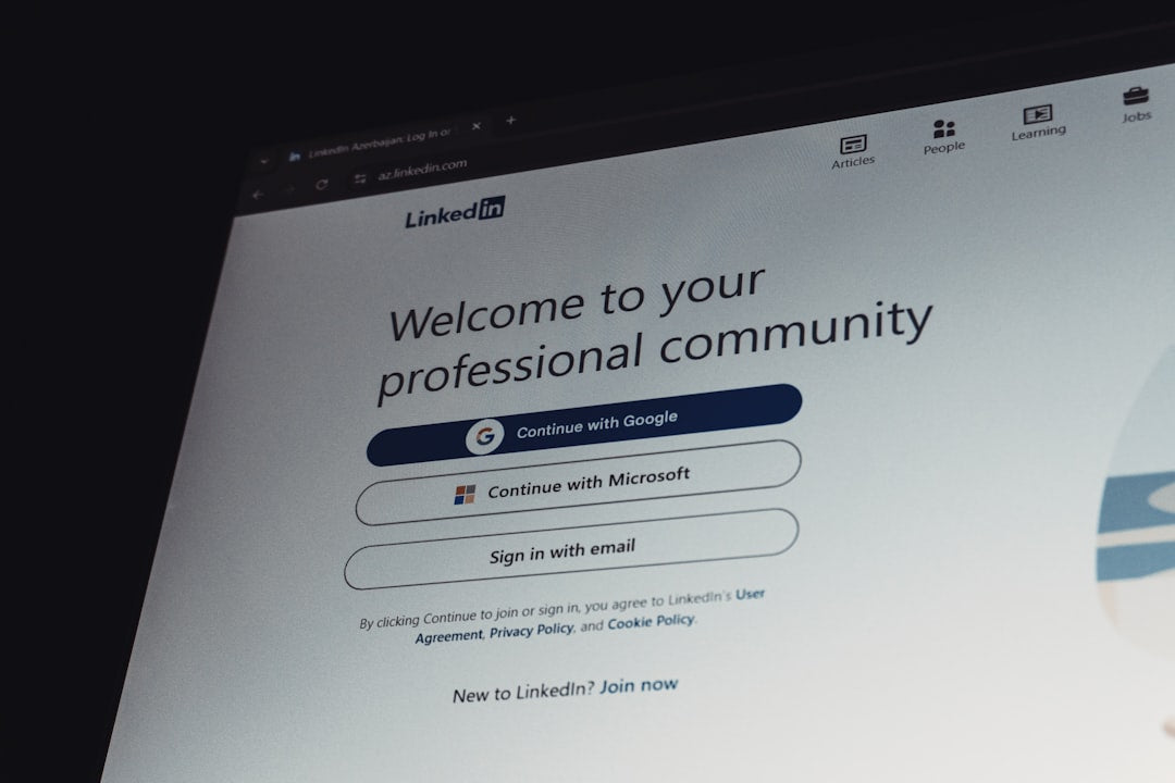 linkedin-login-screen-with-sign-in-options-XLwePpRjDs8