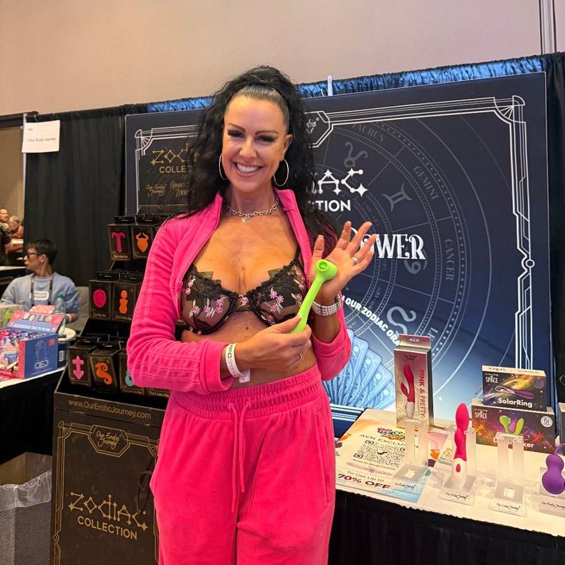 Lunar Licker| Clit Licker & Vibrator